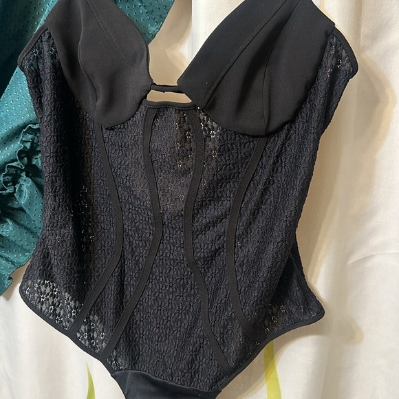 Zara Lace Bodysuit - Picture 4 of 8